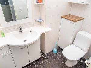 Holiday Home Tahkonkallio 34 a by Interhome