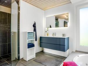 Holiday Home Elviira - 350m from the sea by Interhome