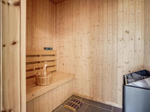 Holiday Home Elviira - 350m from the sea by Interhome