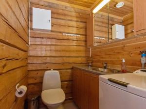 Holiday Home Ahmanpesä by Interhome