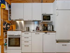 Holiday Home Metsänpirtti 1 by Interhome