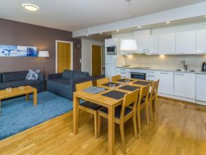 Holiday Home Lumi-chalet 1312 by Interhome