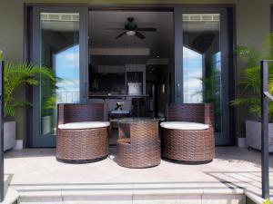 360 Splendor - Ocean-View Condo #204 in Luxury Flamingo-Complex