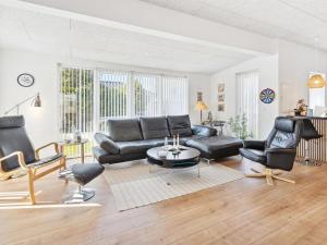 Holiday Home Thorlaf - 200m from the sea by Interhome