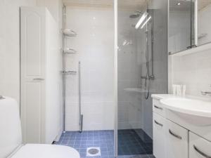 Holiday Home Vuorihuoneistot 510 by Interhome