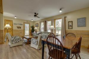 Relax Fireside Cozy Retreat Less Than 10 Mi to Dollywood