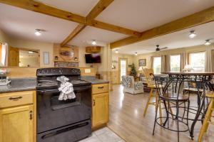 Relax Fireside Cozy Retreat Less Than 10 Mi to Dollywood