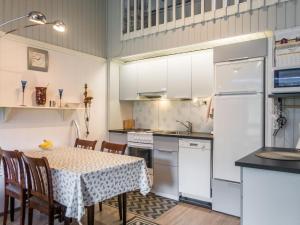 Holiday Home Lomakatti 6b by Interhome