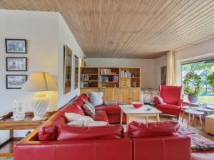 Apartment Ellanor - 1-4km from the sea by Interhome