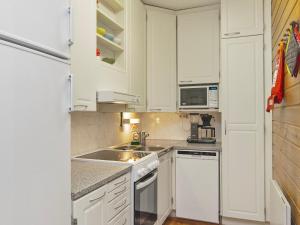 Holiday Home Saariseläntie 8 d 5 by Interhome