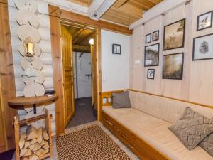 Holiday Home Pyöröpirtti by Interhome