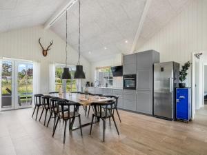 Holiday Home Bryngeir - 750m from the sea by Interhome