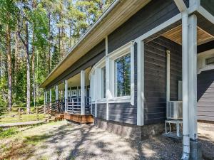 Holiday Home Aurinkokaari by Interhome