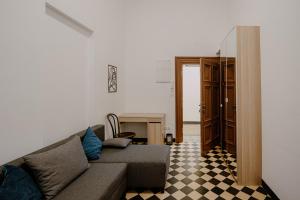 Piotrkowska 77 4 separete Bedrooms 4 osobne pokoje z osobna łazienką i kuchnią na korytarzu