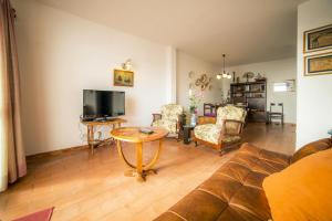 A06 - Seaview 1 Bed Apartment