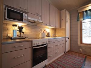 Holiday Home Tunturituuli b by Interhome