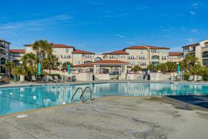 Ocean Views + Resort Pool! N Topsail Beach Condo