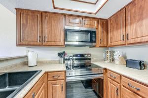 Mtn Views + Hot Tub Access: Sedona Golf Retreat!