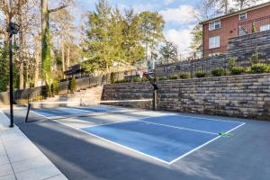 Luxury Retreat in Smyrna Pool, Pickleball and More!