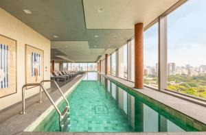 1221 - Studio totalmente equipado, próximo ao metrô e ao Shopping, com piscina e jacuzzi no Rooftop