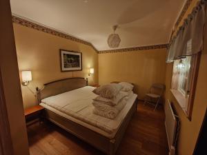 Log house with a view and sauna