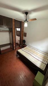 Casa ampla e bem localizada - 1 rua da praia