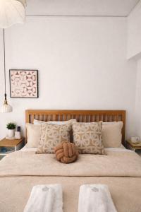 Acropolis Dream Apartment - 50sqm 2BR Big Living Room with Large Terrace Next to Siggrou FIX Subway Station in the City Center