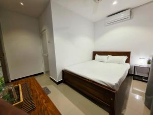 The Layover Lounge - Airport Transit Hotel