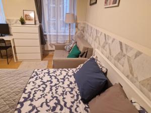 2 Room Home Office-Friendly Apartment