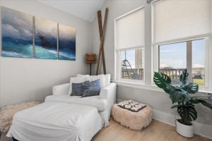 Cast Away - 2114 Bienville