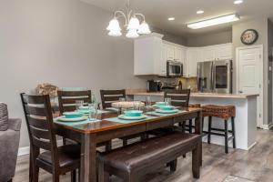 Bayou Heron #2B - 1514 Cadillac