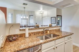 Oro Valley Condo - Nearby Golf and Hiking!