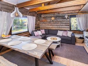 Holiday Home Karhunkelo by Interhome