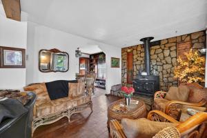 Rustic Shadows cabin