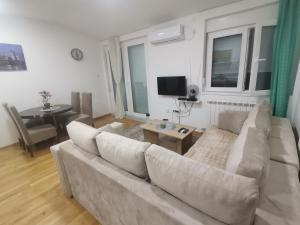 Stan na dan Lux Stara Pazova