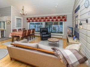 Holiday Home Onnimanni by Interhome