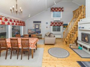 Holiday Home Onnimanni by Interhome