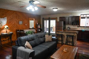 A Beary Cozy Cabin in Hocking Hills