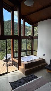 Lobo Freki - Novíssimo Refúgio romântico com vista para a Serra