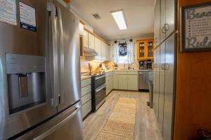 Coastal Breeze - 2123 Cadillac