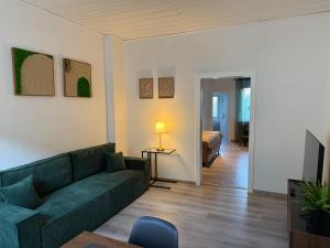 Gemütliche 2-Zimmer im Erdgeschoss mit guter Anbindung