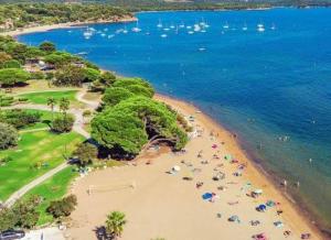 charmant studio Mezzanine vue mer,près du port