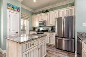 Goin Coastal - 2703 Bienville