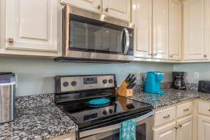 Grace Wins - 2335 Bienville