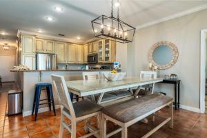 Grandmas Condo - Beach Club #208