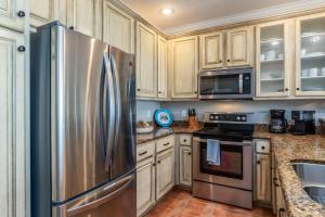 Grandmas Condo - Beach Club #208