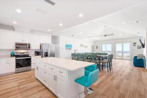 Hello Sunshine - 102 Portier Ct