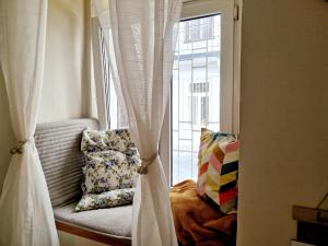 2 Room Home Office-Friendly Apartment