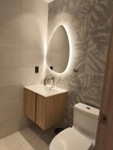 Apart Studio de Lujo La Carolina Piso Alto, Piscina, Jacuzzi, Padel, Gym