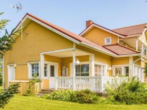 Holiday Home Grand villa kemijoki by Interhome